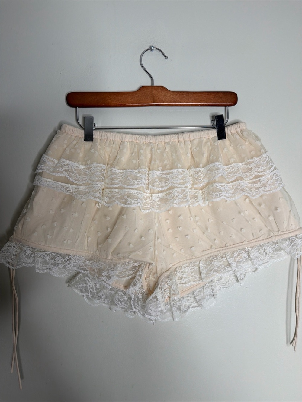 Free People Sweet Sugar Heart Mesh Vintage Lace Ruffled Bloomer Shorts S - Picture 6 of 6